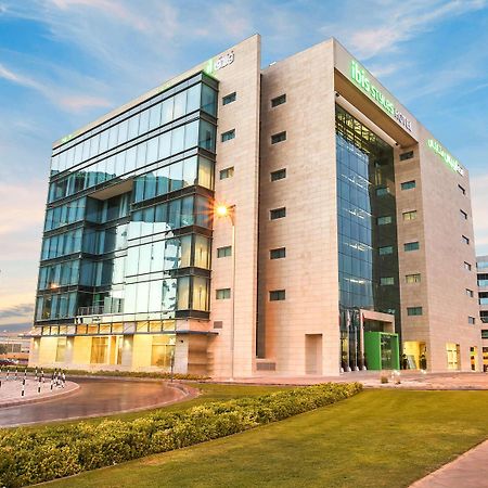 Ibis Styles Dubai Jumeira Bagian luar foto