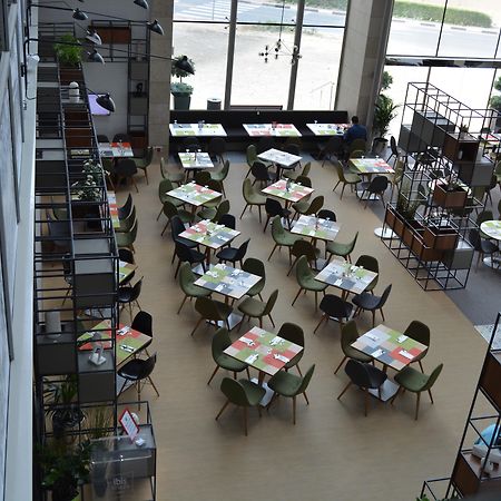 Ibis Styles Dubai Jumeira Bagian luar foto