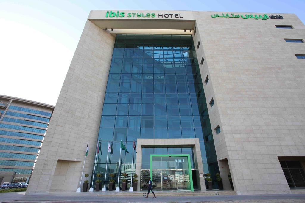 Ibis Styles Dubai Jumeira Bagian luar foto