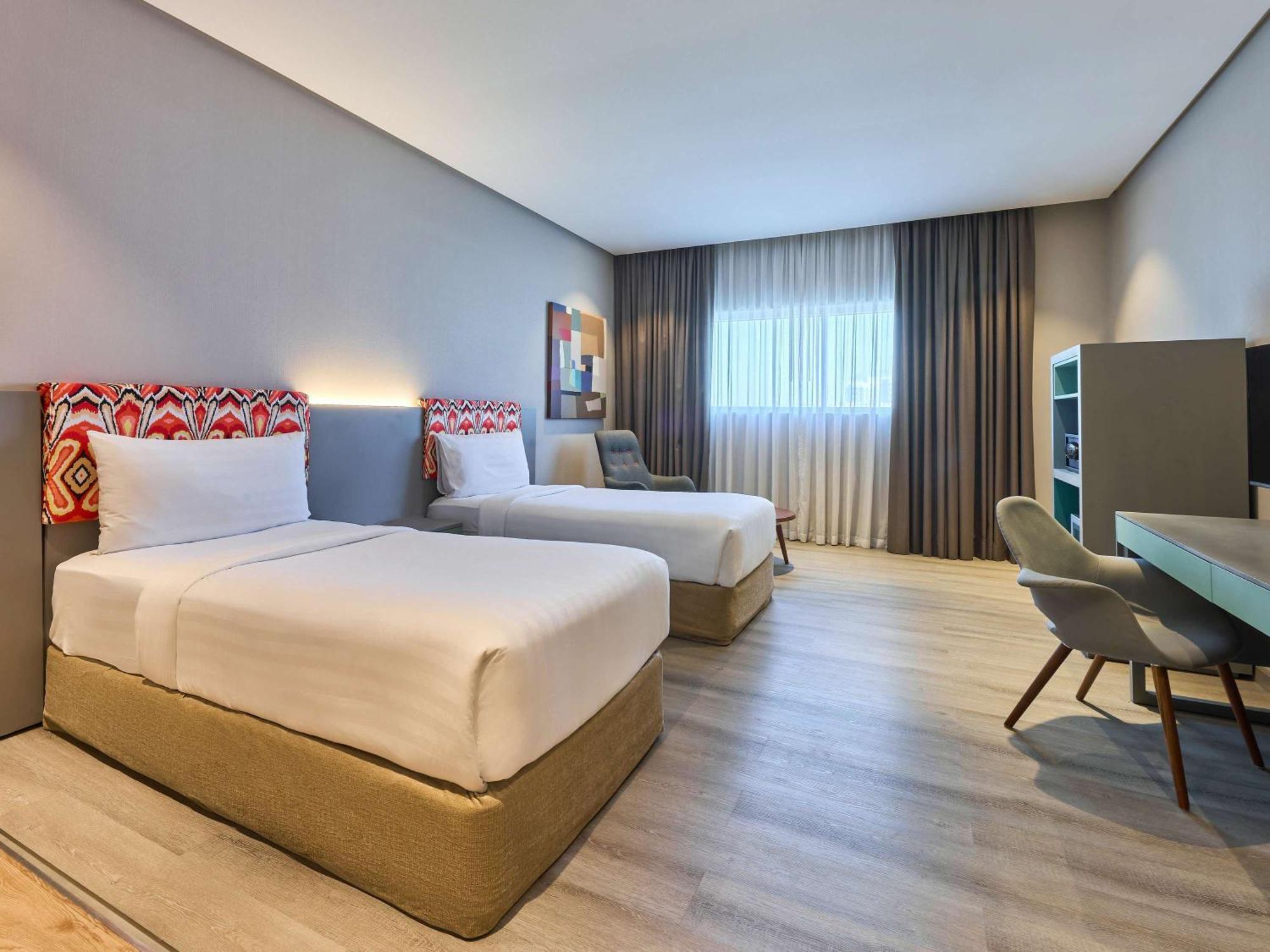 Ibis Styles Dubai Jumeira Bagian luar foto