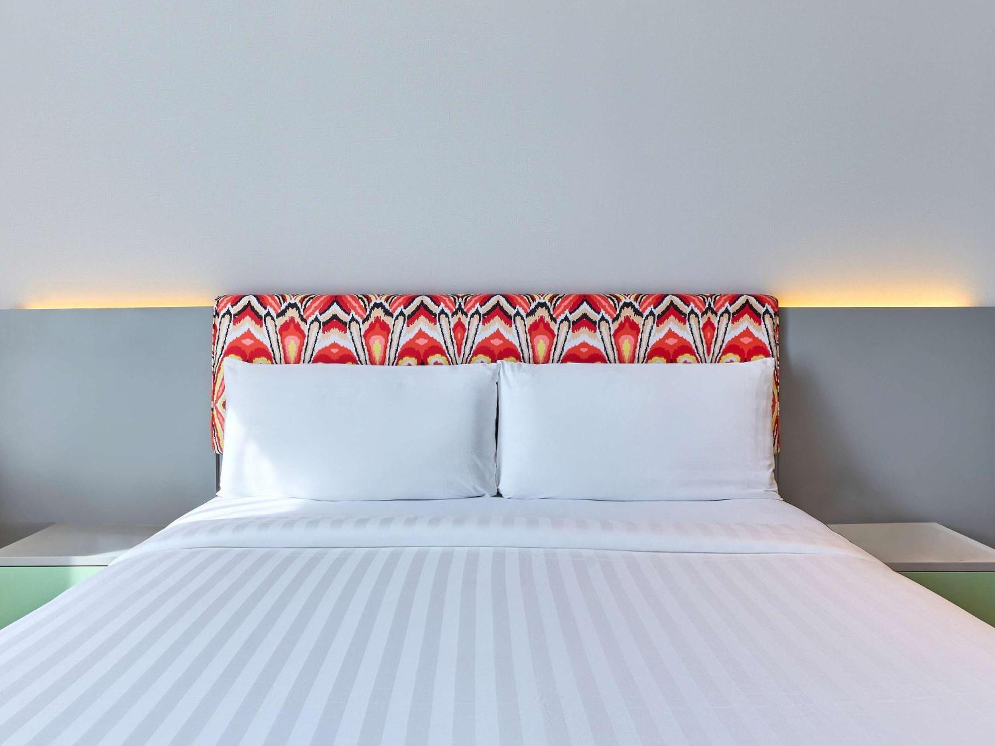 Ibis Styles Dubai Jumeira Bagian luar foto