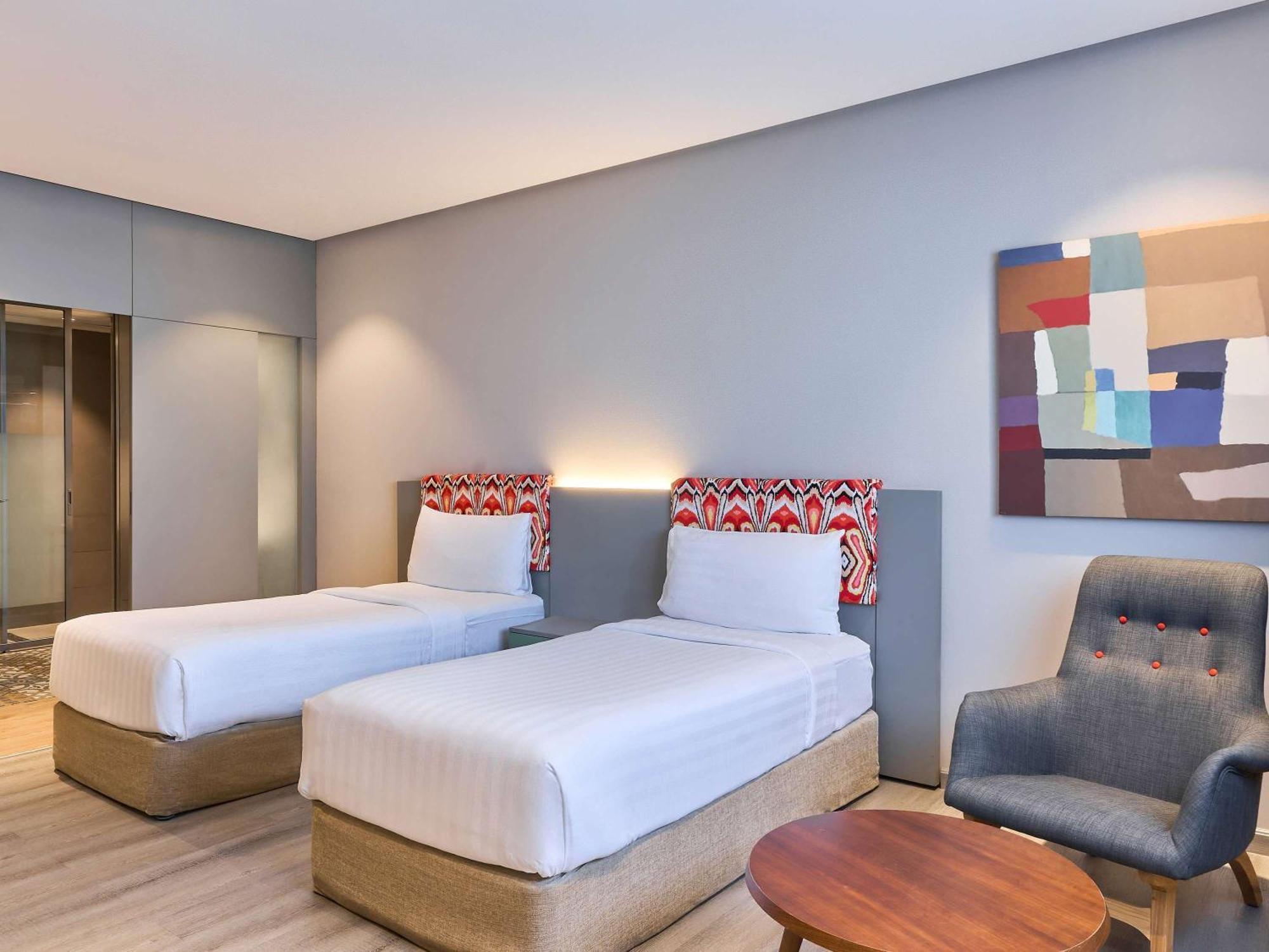 Ibis Styles Dubai Jumeira Bagian luar foto